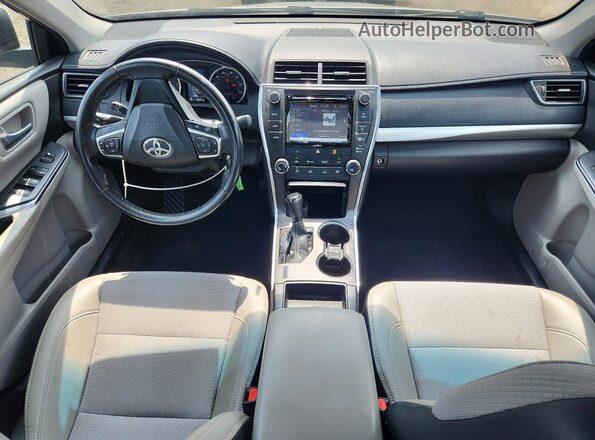 4T1BF1FK5HU268922 2017 TOYOTA CAMRY Silver Dashboard view