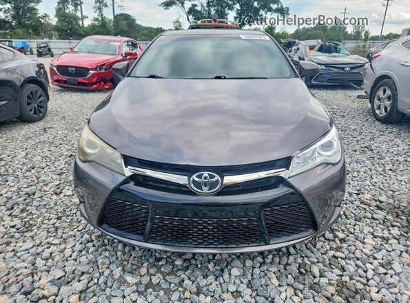 4T1BF1FK5HU335826 2017 TOYOTA CAMRY Gray Դիմացի տեսք