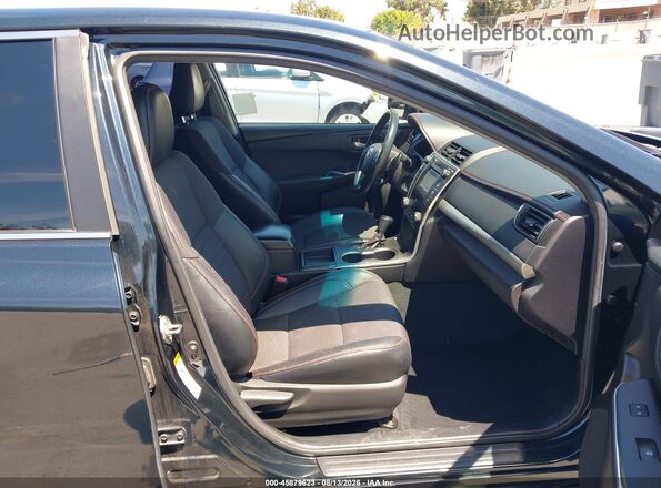4T1BF1FK5HU389997 2017 TOYOTA CAMRY Blue წინა სალონის ხედი