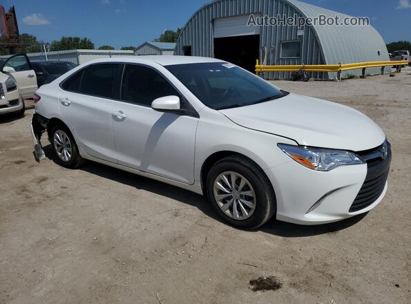 4T1BF1FK5HU664431 2017 TOYOTA CAMRY Белый Передняя правая четверть