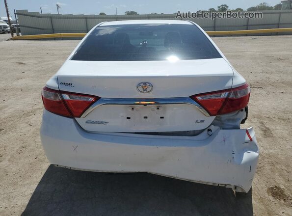 4T1BF1FK5HU664431 2017 TOYOTA CAMRY Белый Вид сзади