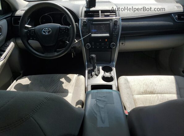 4T1BF1FK5HU664431 2017 TOYOTA CAMRY Белый Вид панели приборов