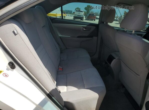 4T1BF1FK5HU664431 2017 TOYOTA CAMRY Белый Вид задних сидений