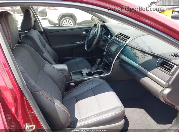 4T1BF1FK5HU698238 2017 TOYOTA CAMRY Красный Вид салона спереди