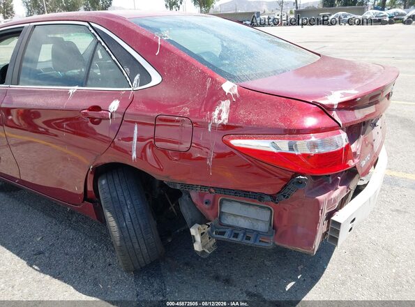 4T1BF1FK5HU698238 2017 TOYOTA CAMRY Красный Вид спереди