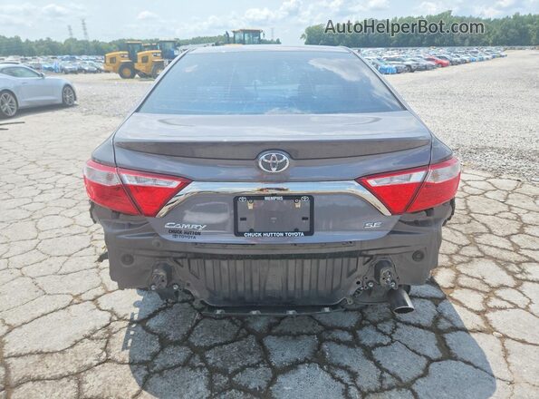4T1BF1FK5HU712199 2017 TOYOTA CAMRY Gray Rear view