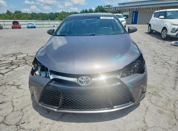 4T1BF1FK5HU712199 2017 TOYOTA CAMRY Gray Front view