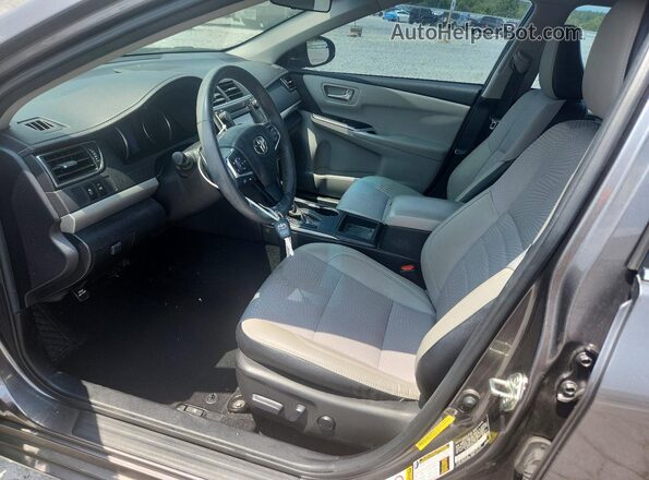4T1BF1FK5HU712199 2017 TOYOTA CAMRY Gray Front interior view