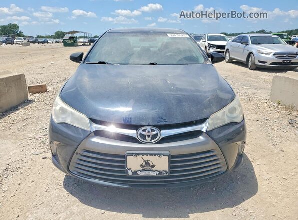 4T1BF1FK5HU796640 2017 TOYOTA CAMRY Серый Вид спереди