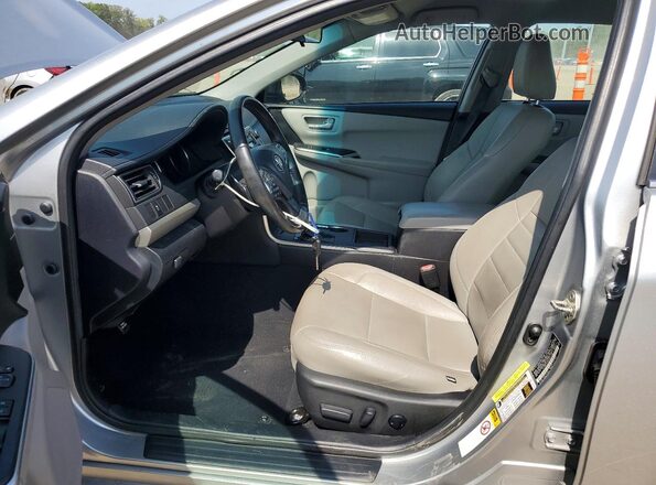 4T1BF1FK6GU231098 2016 TOYOTA CAMRY Silver წინა სალონის ხედი