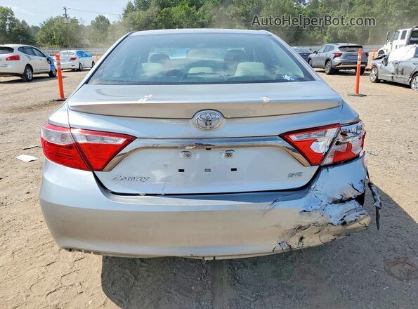 4T1BF1FK6GU231098 2016 TOYOTA CAMRY Silver უკანა ხედი