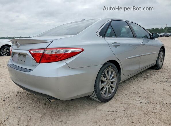 4T1BF1FK6HU625217 2017 TOYOTA CAMRY Silver Հետևի աջ