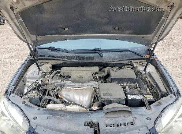 4T1BF1FK6HU625217 2017 TOYOTA CAMRY Silver Սալոնի հետևի տեսք