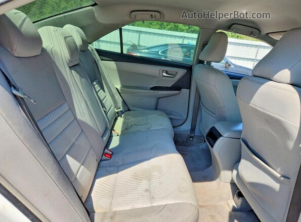4T1BF1FK6HU638629 2017 TOYOTA CAMRY Белый Вид задних сидений
