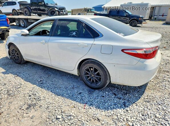 4T1BF1FK6HU638629 2017 TOYOTA CAMRY Белый Задняя левая четверть