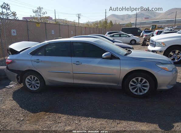 4T1BF1FK7HU364258 2017 TOYOTA CAMRY Gray Սարքավորումների վահանակի տեսք