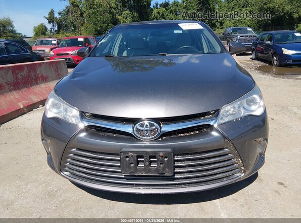4T1BF1FK7HU377477 2017 TOYOTA CAMRY Gray Widok zestawu wskaźników