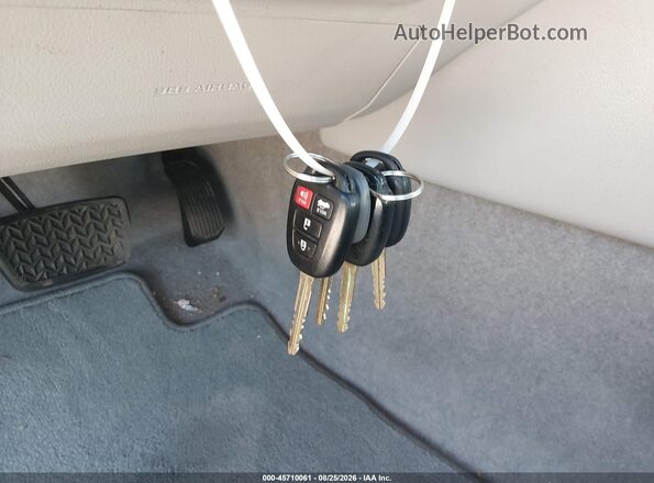 4T1BF1FK7HU377477 2017 TOYOTA CAMRY Gray Widok deski rozdzielczej
