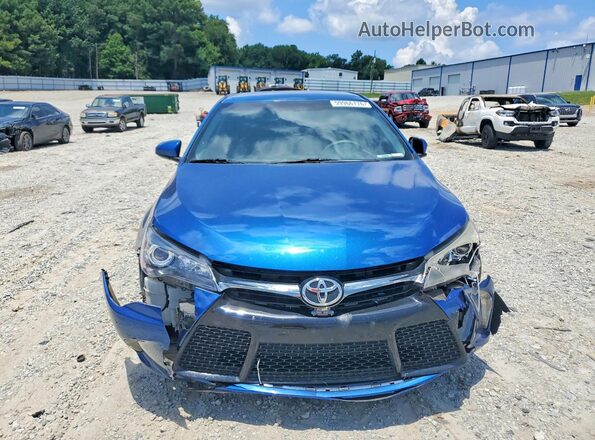 4T1BF1FK7HU765681 2017 TOYOTA CAMRY Blue Widok z przodu