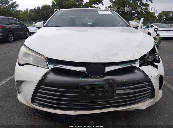 4T1BF1FK7HU805385 2017 TOYOTA CAMRY Белый Вид спереди