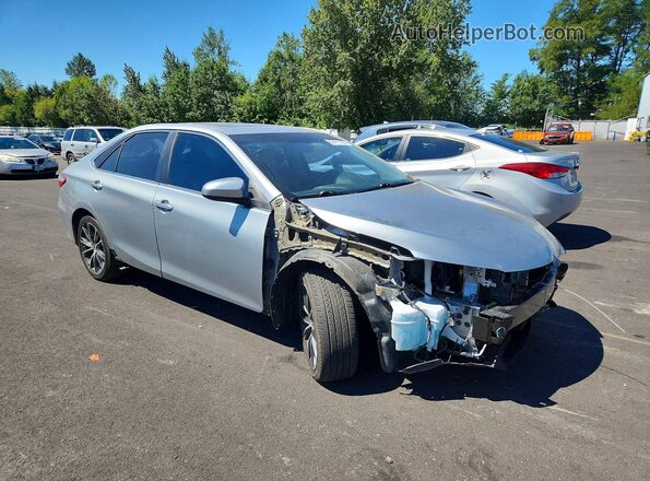 4T1BF1FK8GU223522 2016 TOYOTA CAMRY Silver Przód prawy