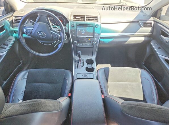4T1BF1FK8GU223522 2016 TOYOTA CAMRY Silver Widok deski rozdzielczej