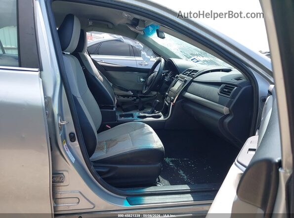 4T1BF1FK8GU596348 2016 TOYOTA CAMRY Silver Vista interior delantera
