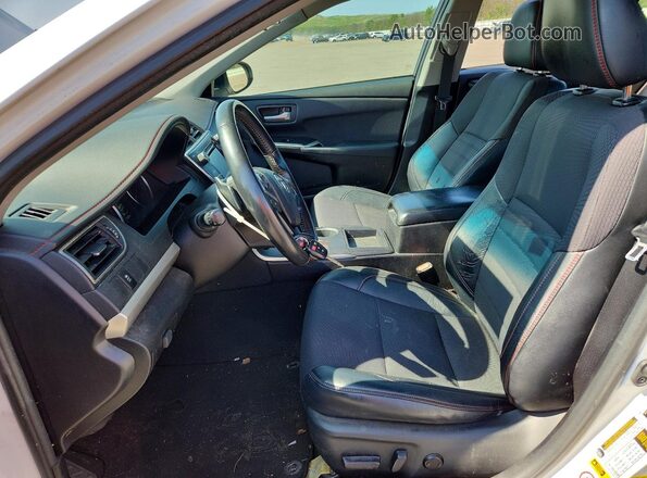 4T1BF1FK8HU627115 2017 TOYOTA CAMRY White Вид салону спереду