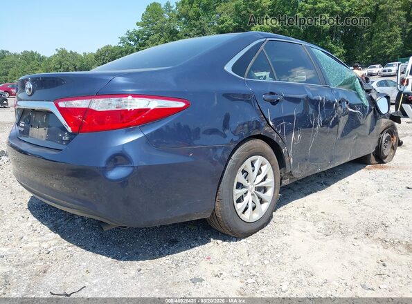 4T1BF1FK8HU672975 2017 TOYOTA CAMRY Синий Задняя правая четверть