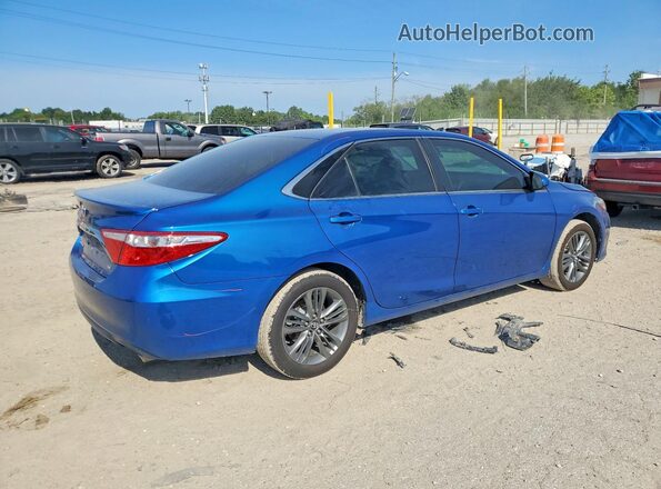 4T1BF1FK8HU672989 2017 TOYOTA CAMRY Синий Задняя правая четверть