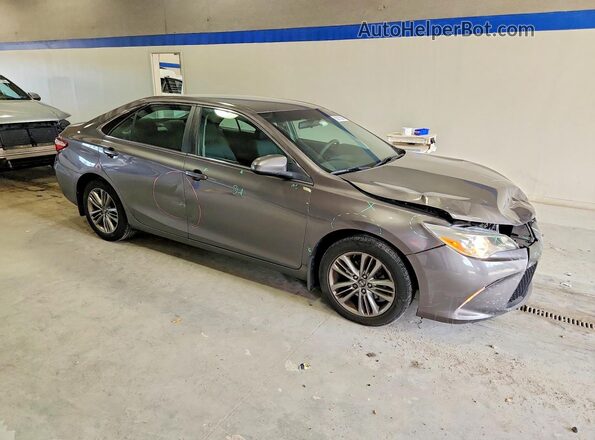 4T1BF1FK8HU704470 2017 TOYOTA CAMRY Gray წინა მარჯვენა