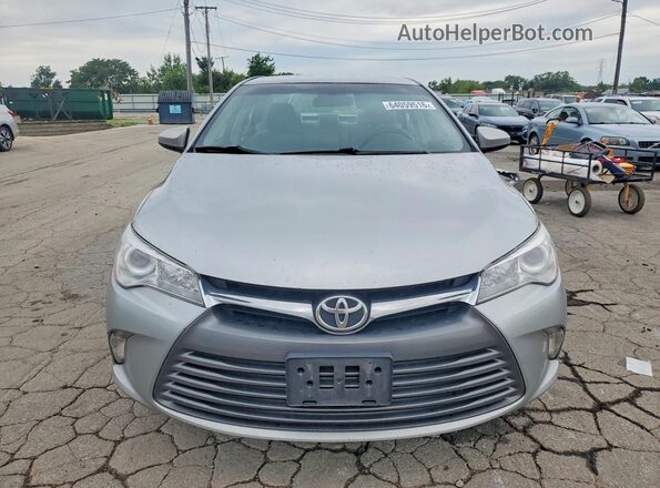4T1BF1FK8HU715517 2017 TOYOTA CAMRY Silver Вид спереду