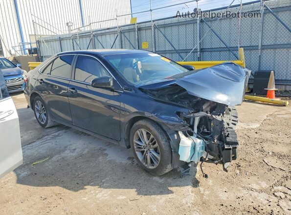 4T1BF1FK8HU718708 2017 TOYOTA CAMRY Black Przód prawy