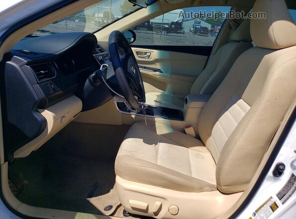4T1BF1FK9GU120318 2016 TOYOTA CAMRY Белый Вид салона спереди