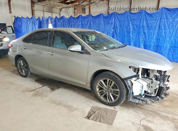 4T1BF1FK9GU189767 2016 TOYOTA CAMRY Silver Przód prawy