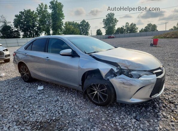 4T1BF1FK9GU603856 2016 TOYOTA CAMRY Серебряный Передняя правая четверть