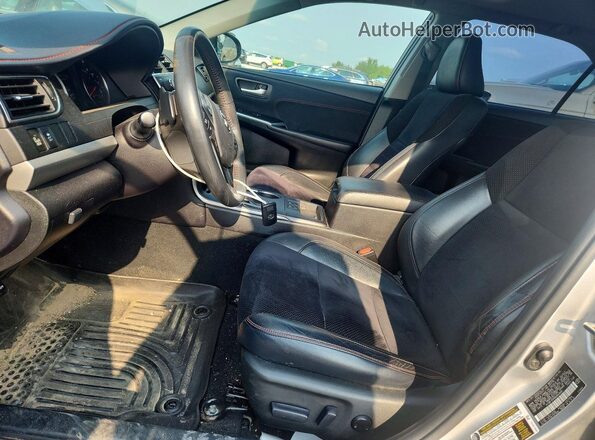 4T1BF1FK9GU603856 2016 TOYOTA CAMRY Серебряный Вид салона спереди
