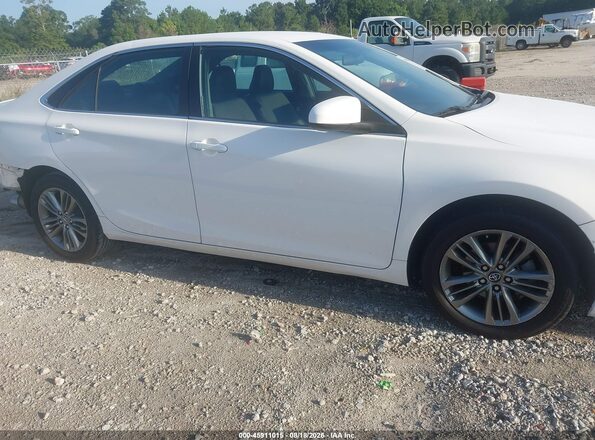 4T1BF1FK9HU339619 2017 TOYOTA CAMRY White Vista interior trasera