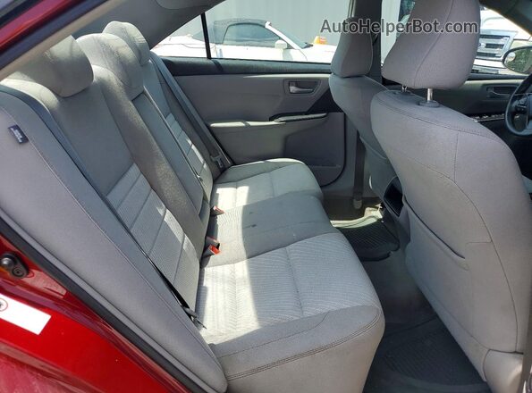 4T1BF1FKXGU519352 2016 TOYOTA CAMRY Red Հետևի նստատեղերի տեսք