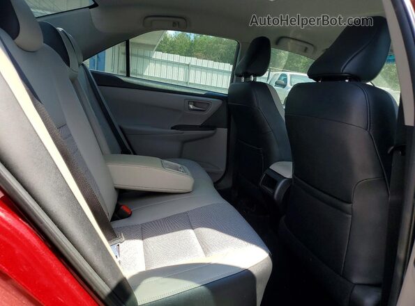 4T1BF1FKXGU533073 2016 TOYOTA CAMRY Maroon Widok tylnych siedzeń