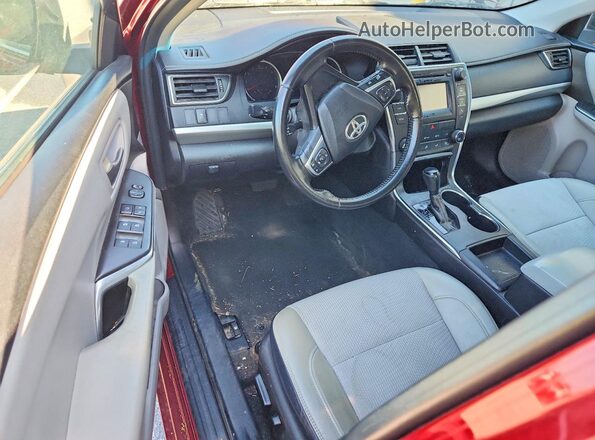 4T1BF1FKXGU577686 2016 TOYOTA CAMRY Бордовый Вид панели приборов