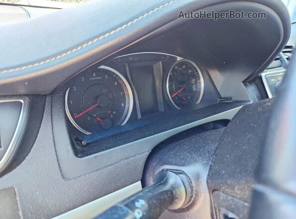 4T1BF1FKXGU577686 2016 TOYOTA CAMRY Бордовый Вид щитка приборов