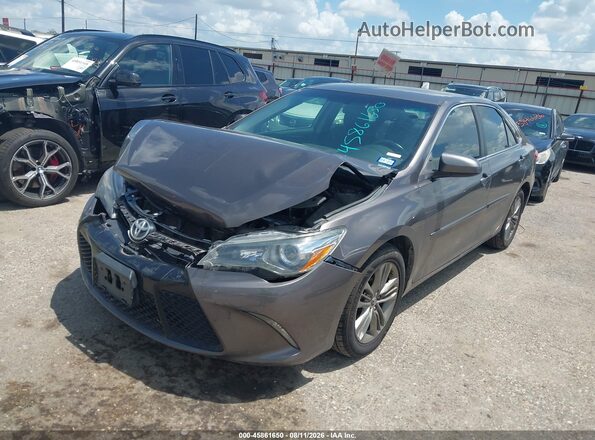 4T1BF1FKXHU368501 2017 TOYOTA CAMRY Серый Передняя левая четверть