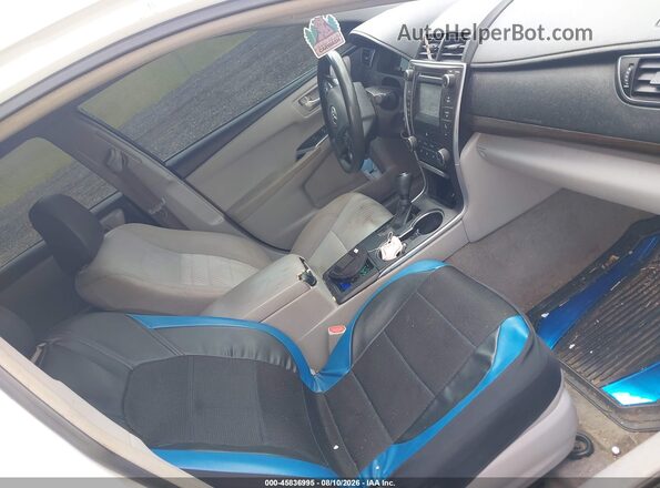 4T1BF1FKXHU385279 2017 TOYOTA CAMRY White Front interior view