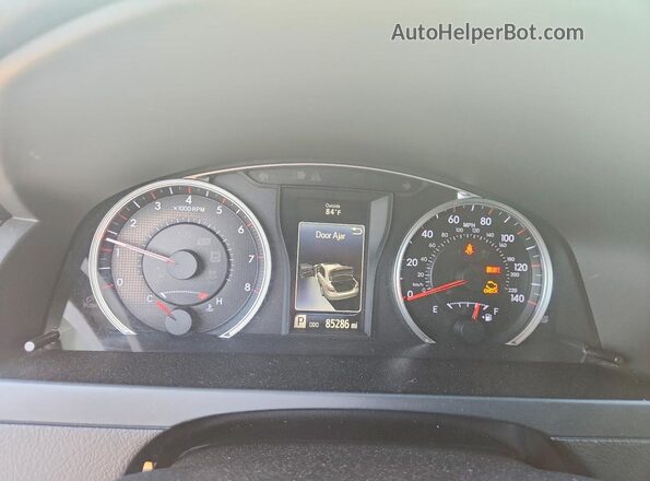 4T1BF1FKXHU664456 2017 TOYOTA CAMRY White ხელსაწყოთა პანელის ხედი