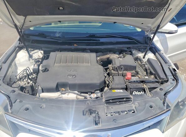 4T1BK1EB0JU280026 2018 TOYOTA AVALON White Widok wnętrza z tyłu