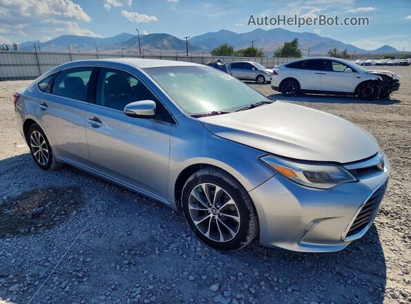 4T1BK1EB9JU280266 2018 TOYOTA AVALON Silver Przód prawy