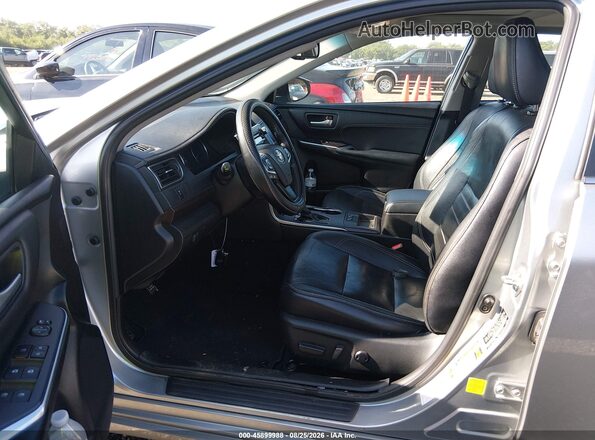 4T1BK1FK2HU031770 2017 TOYOTA CAMRY Silver Vista interior delantera