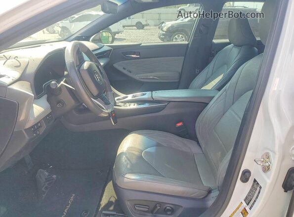 4T1BZ1FB1KU021802 2019 TOYOTA AVALON White წინა სალონის ხედი