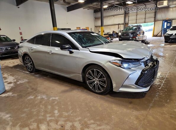 4T1BZ1FB1KU036848 2019 TOYOTA AVALON Silver Widok wnętrza z przodu